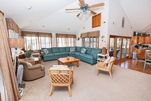 TV, fireplace, DVD player, books - Oceanside, Community Amenities, Close to Beach Access, 112, Zephyr (Corolla)