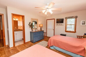 5 bedrooms, iron/ironing board, free WiFi, bed sheets - Oceanside, Community Amenities, Close to Beach Access, 112, Zephyr (Corolla)