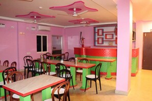 Restaurant - Hotel AMR Grand (Port Blair)
