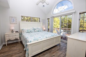 5 habitaciones, tabla de planchar con plancha y cuna de viaje 