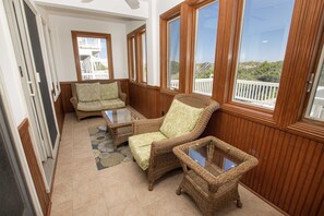 TV, fireplace, DVD player, stereo