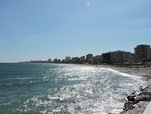 Na praia