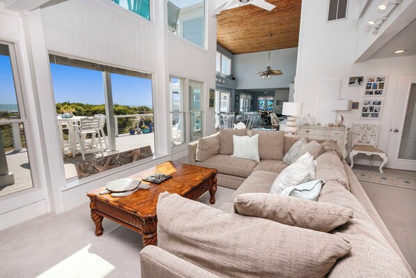 TV, livros, aparelho de som