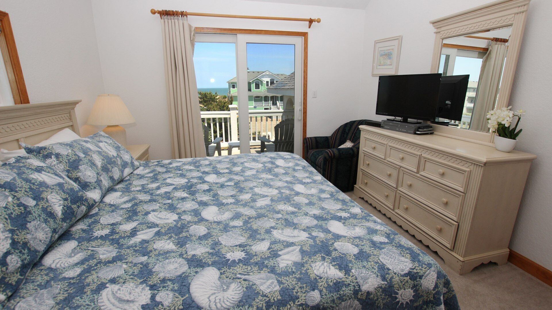 7 bedrooms, iron/ironing board, WiFi (free), bed sheets