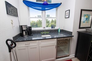 Fridge, microwave, oven, stovetop - Semi-Oceanfront, Rec Room, Private Pool, Ocean Views, WL1092, Maritime (Corolla)