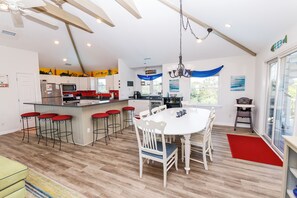 Dining - Semi-Oceanfront, Rec Room, Private Pool, Ocean Views, WL1092, Maritime (Corolla)