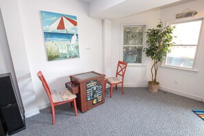 Interior - Semi-Oceanfront, Rec Room, Private Pool, Ocean Views, WL1092, Maritime (Corolla)