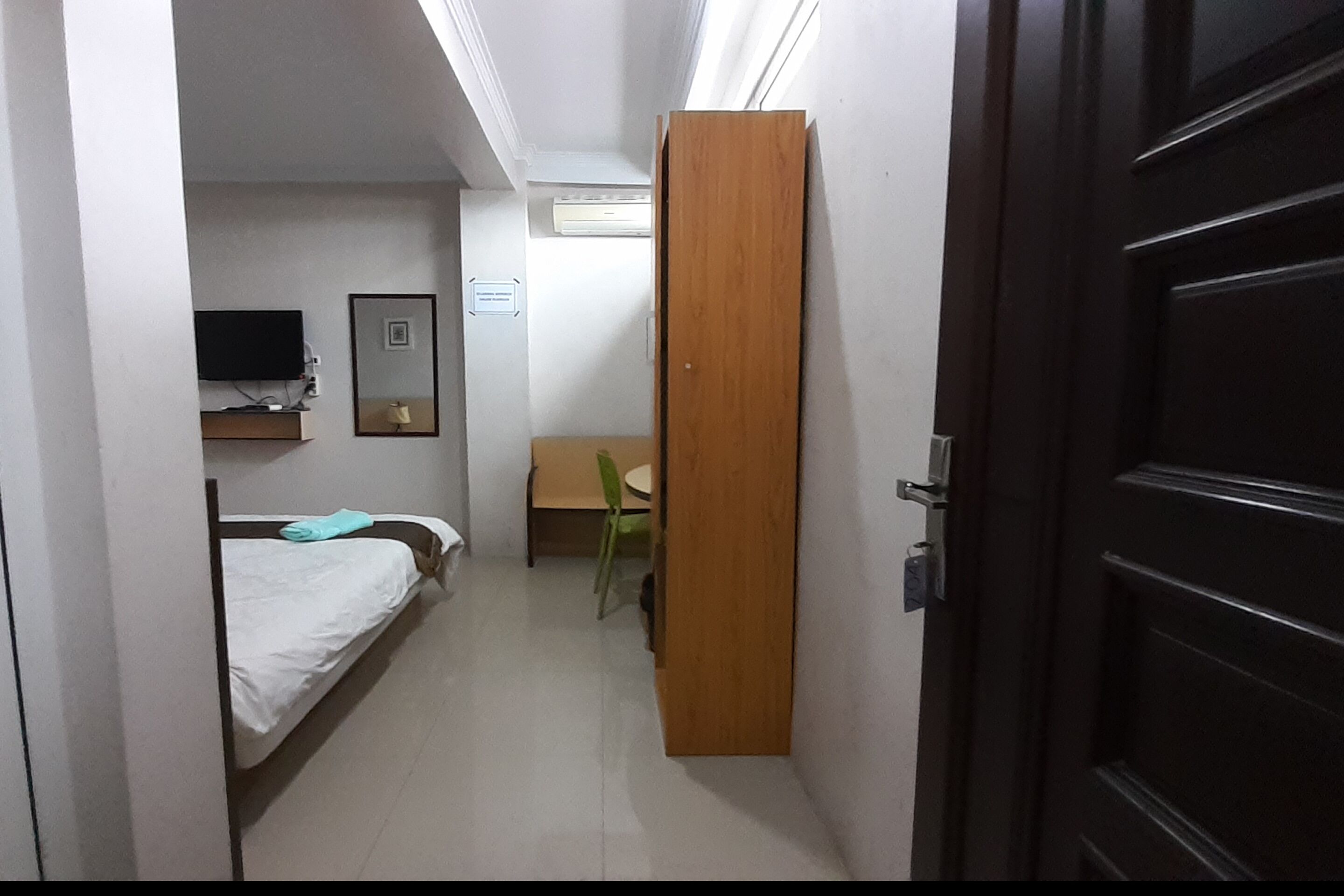standard twin room