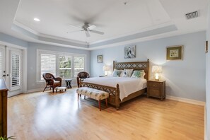 5 bedrooms, iron/ironing board, free WiFi, bed sheets - Coconut palm house - 5 Bedroom Private Pool Home- Dog Friendly! (Captiva)