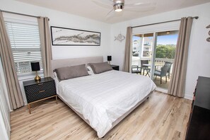 6 bedrooms, iron/ironing board, free WiFi, bed sheets