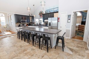 Fridge, microwave, oven, stovetop - Oceanside, Pool, Poolside Bar, Sun Decks, WC803, Believing is Sea-ing (Corolla)