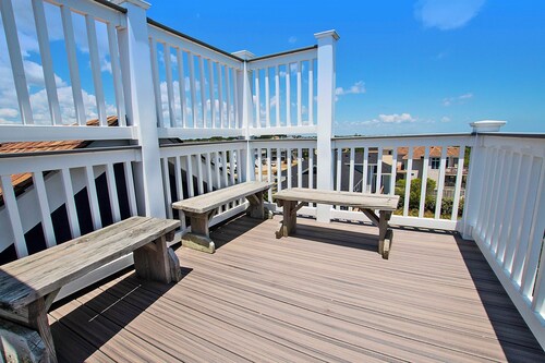 WC803, Uskotaan, että merellä / merellä, 5 makuuhuonetta, 4 kylpyhuonetta