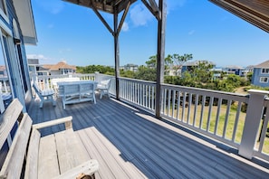 Outdoor dining - Oceanside, Pool, Poolside Bar, Sun Decks, WC803, Believing is Sea-ing (Corolla)
