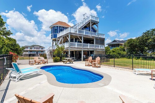 Oceanside, Pool, Poolside Bar, Sun Decks, WC803, Believing is Sea-ing