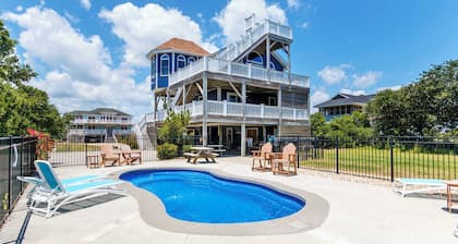Oceanside, Pool, Poolside Bar, Sun Decks, WC803, Believing is Sea-ing