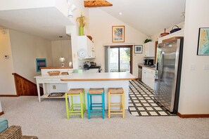 Fridge, microwave, oven, stovetop - Soundside, Hot Tub, Community Pool, Community Tennis, 534, Play On (Corolla)