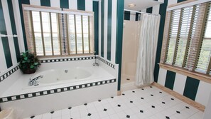 Shower, towels - OCEANFRONT, Pool, Ocean Views, Rec Rm, PI198, Key Largo (Corolla)