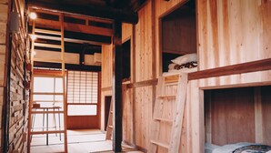 Dormitorio compartido, para no fumadores (Max 4 People) | Muebles diferentes 