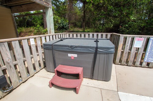 Soundside, Pool, Hot Tub, Dogs Welcome! MS160, Almost Heaven