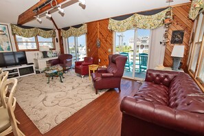 Télévision, lecteur de DVD, vidéothèque