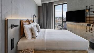 Escritorio, espacio para trabajar con laptop y cunas gratuitas