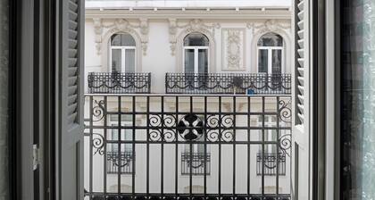 Palacio Santa Clara, Autograph Collection