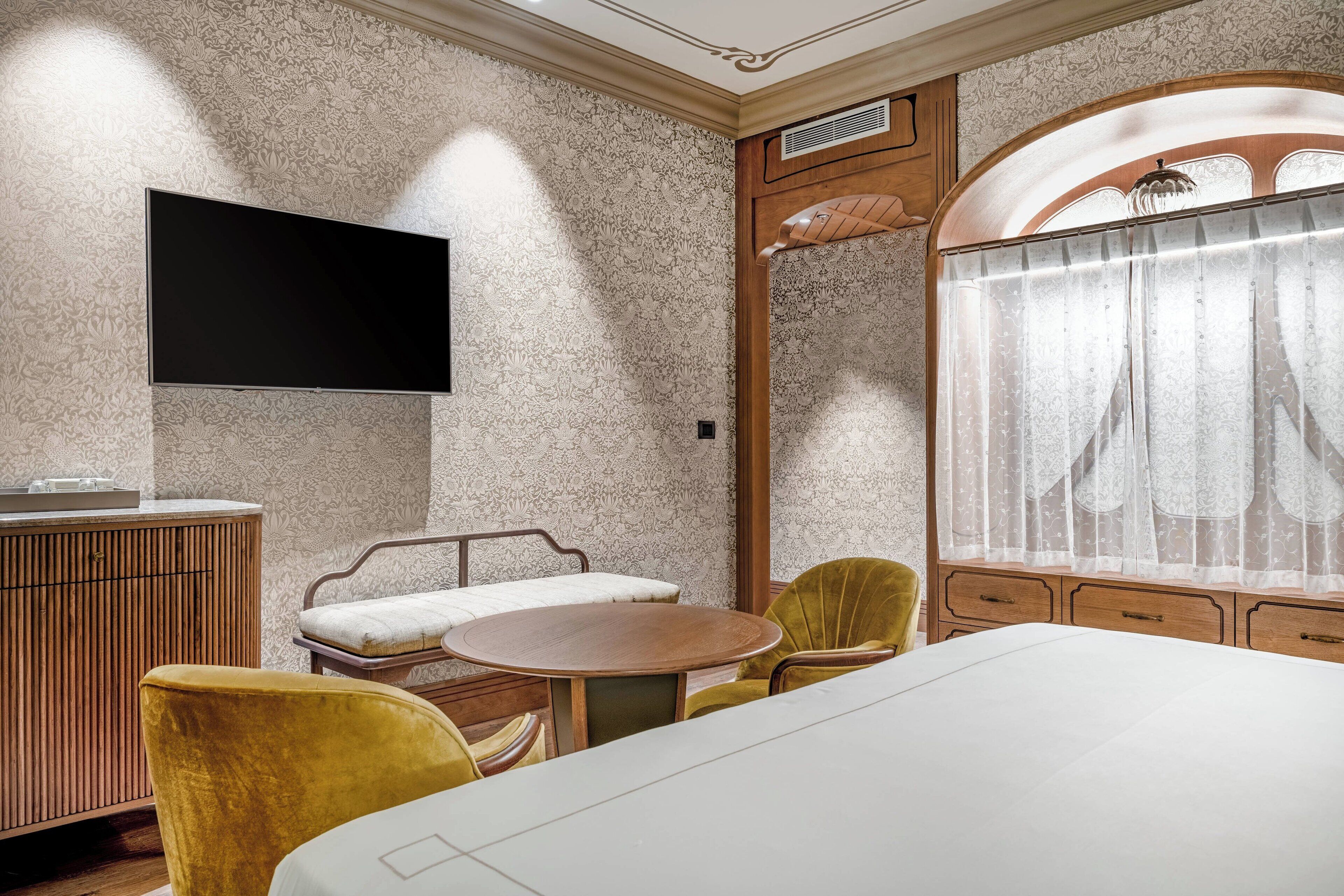 premium room, 1 king bed, non smoking, city view | minibar, in-room safe, individually furnished, desk