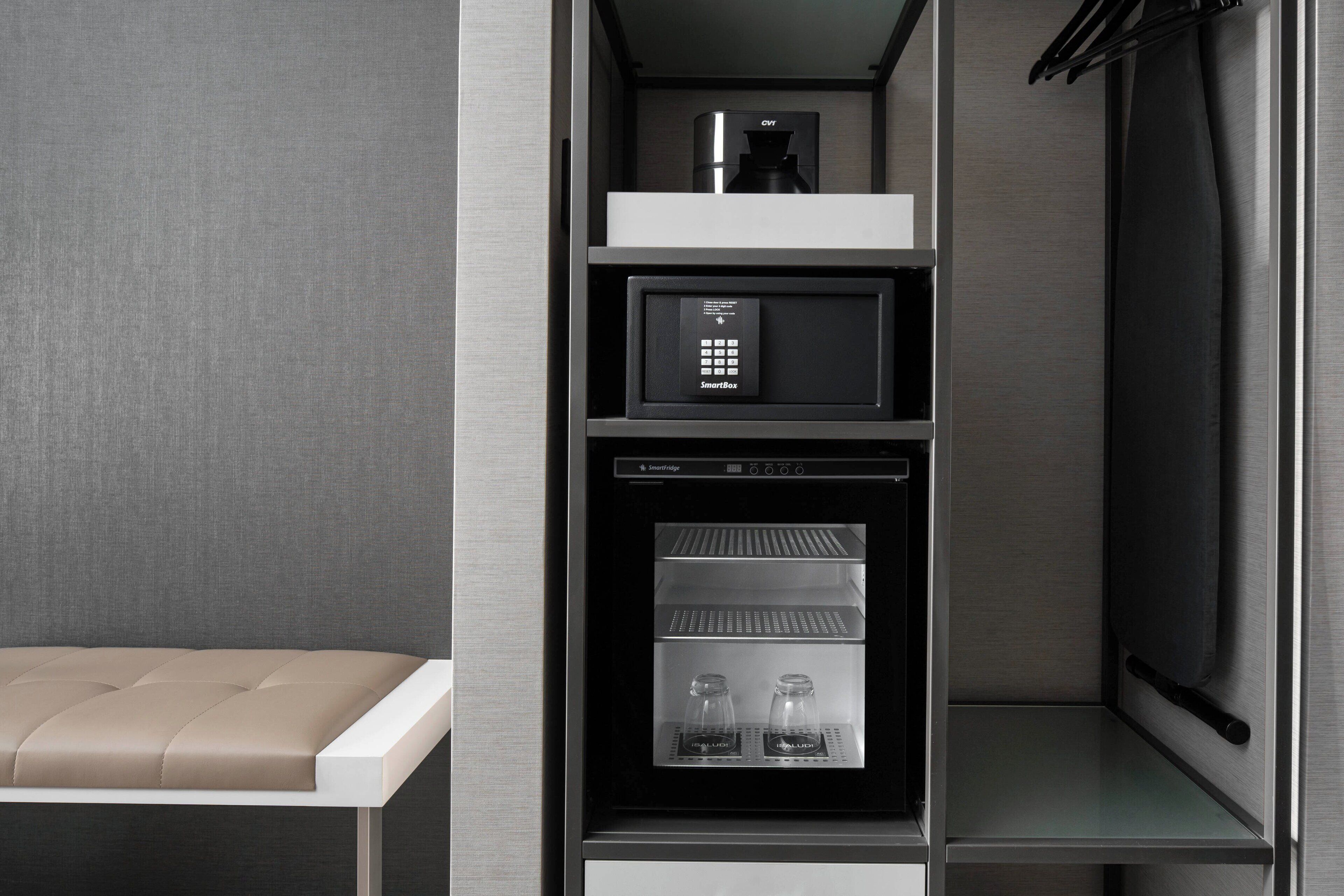 1 bedroom, in-room safe, desk, laptop workspace