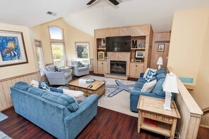 TV, fireplace, stereo