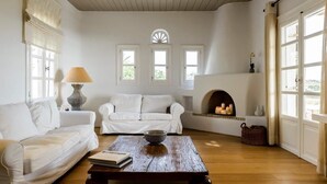 Living room - Villa Titania by The Pearls Collection (Mykonos)