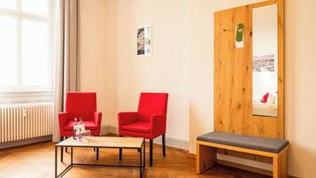 Junior Suite | Hypo-allergenic bedding, in-room safe, desk, laptop workspace