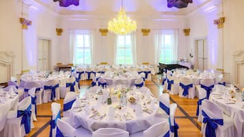 Banquet hall