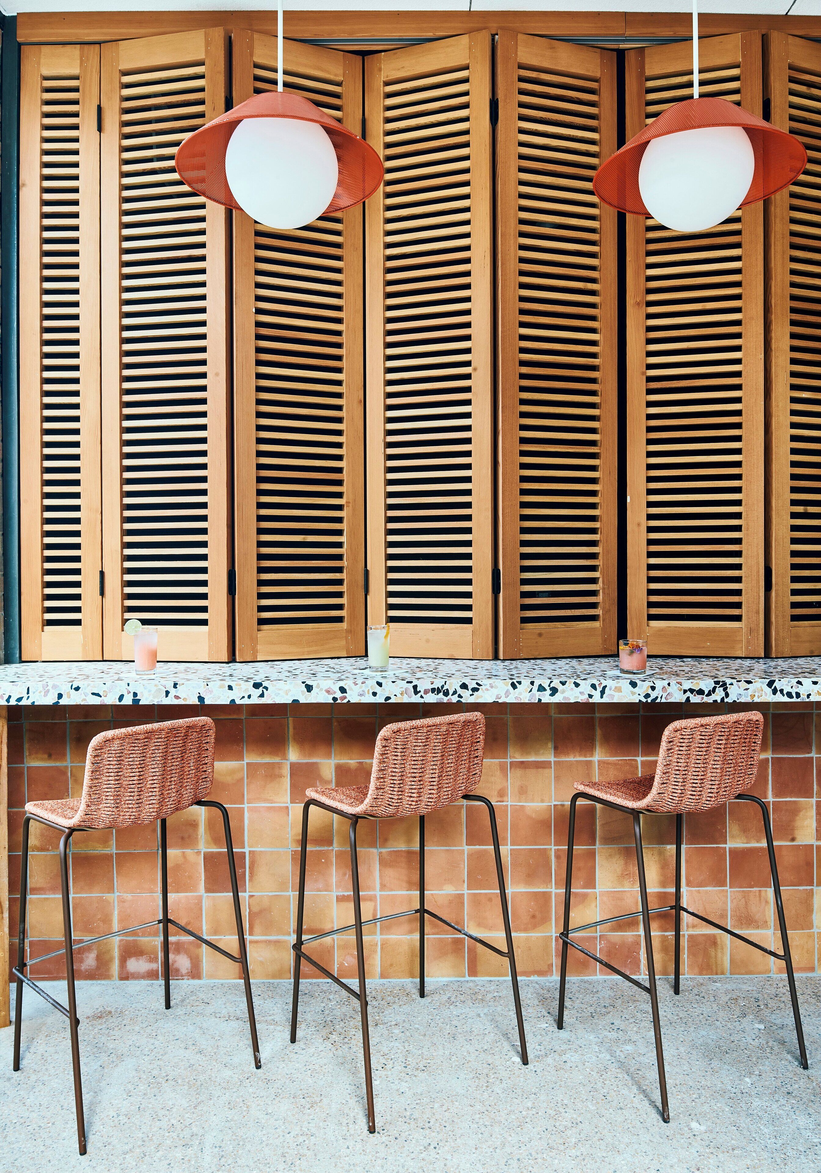 2 bars/lounges, poolside bar