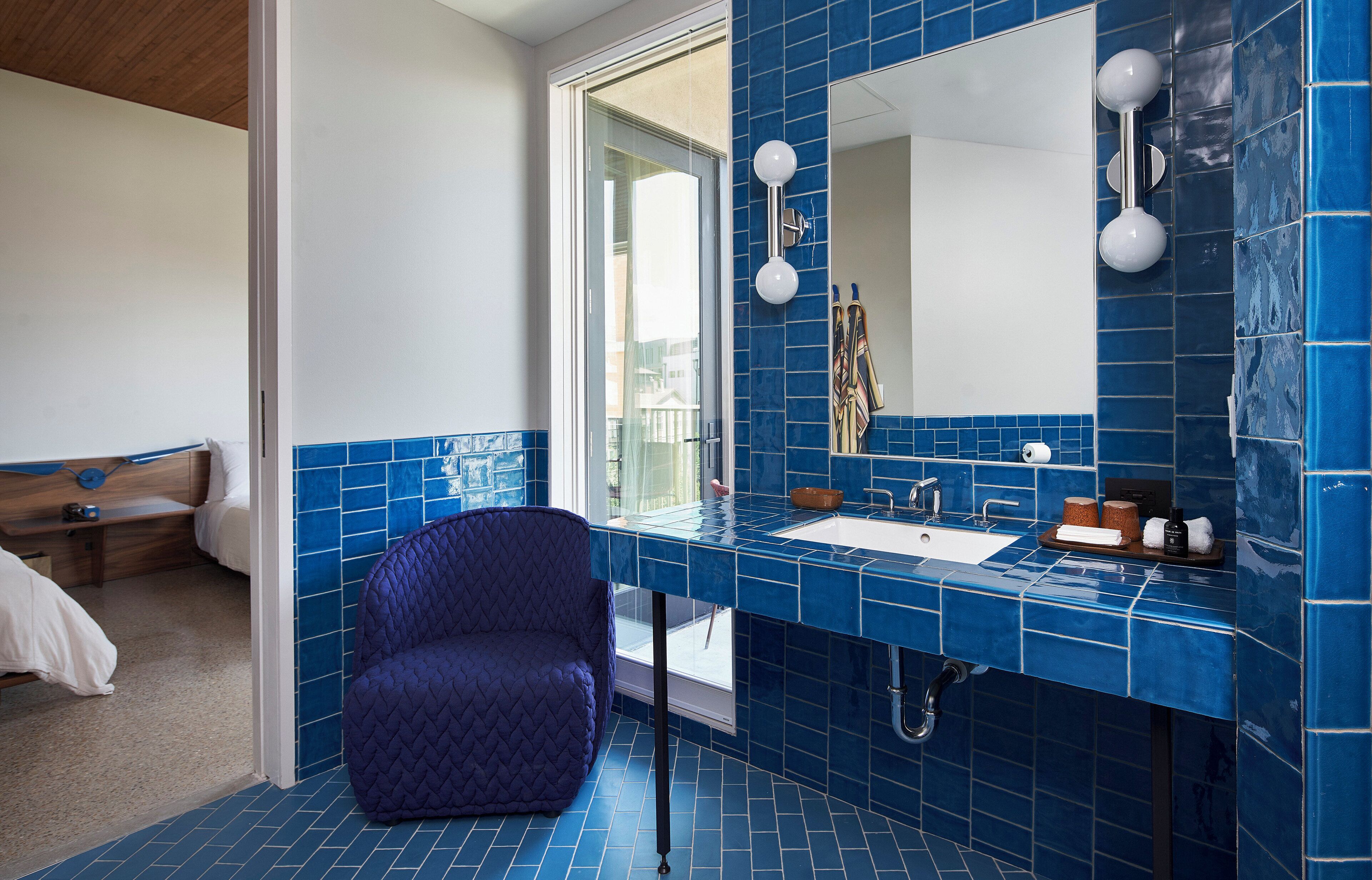 客房, 2 張加大雙人床, 無障礙 | 高級寢具、舒適加層、迷你吧、客房內保險箱