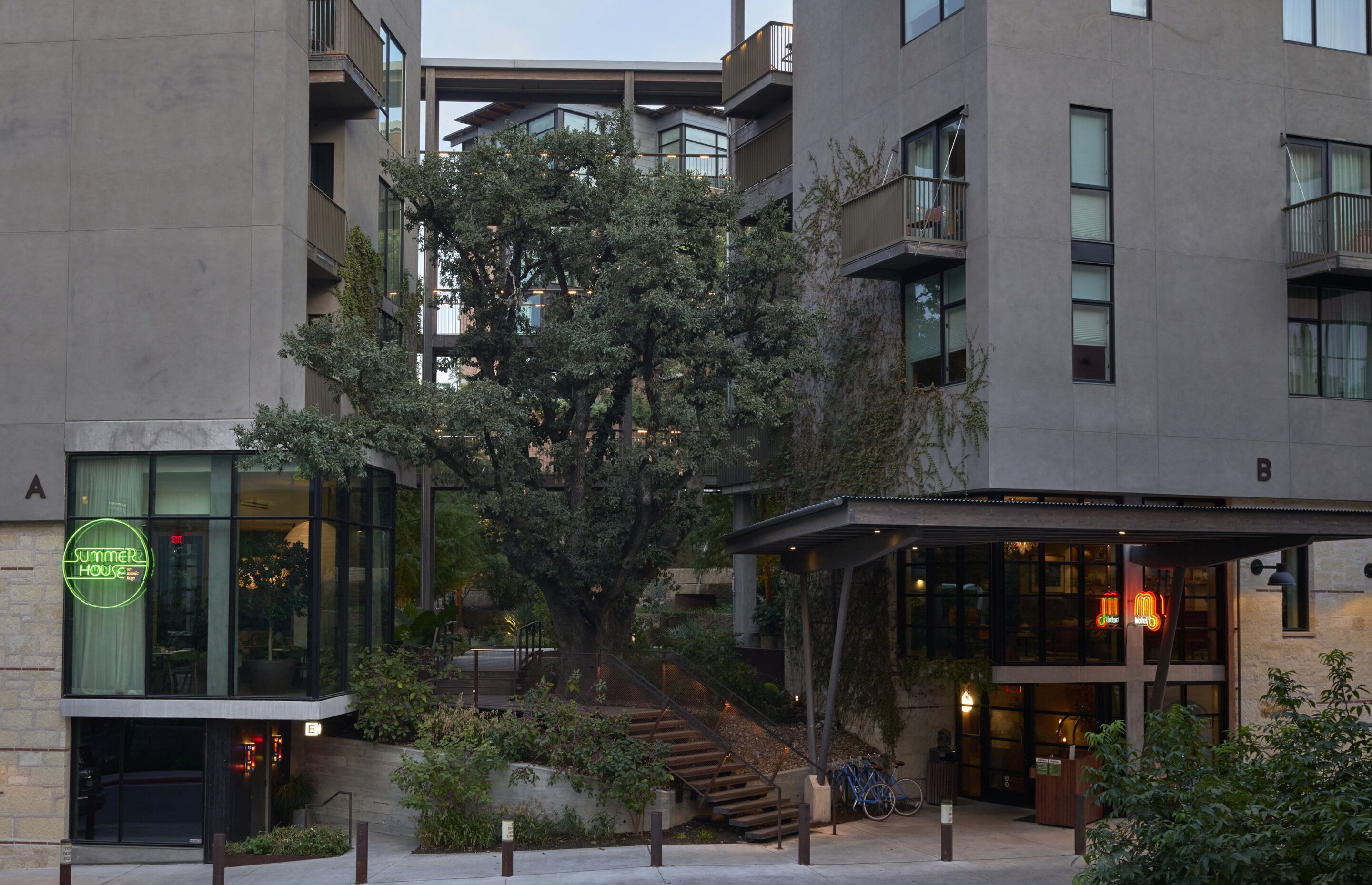 Fachada del alojamiento - Noche