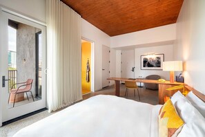 Room, 1 King Bed, Accessible (Upper) | Premium bedding, pillowtop beds, minibar, in-room safe - Hotel Magdalena (Austin)