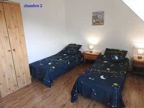 3 bedrooms, iron/ironing board, free WiFi, bed sheets