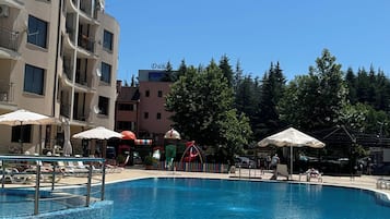 Seasonal outdoor pool