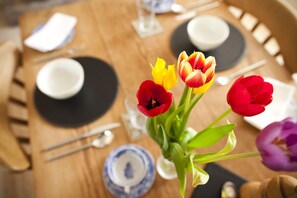 Free daily English breakfast