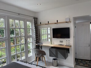 Garden Room | Cortinas blackout, wifi gratis y ropa de cama 