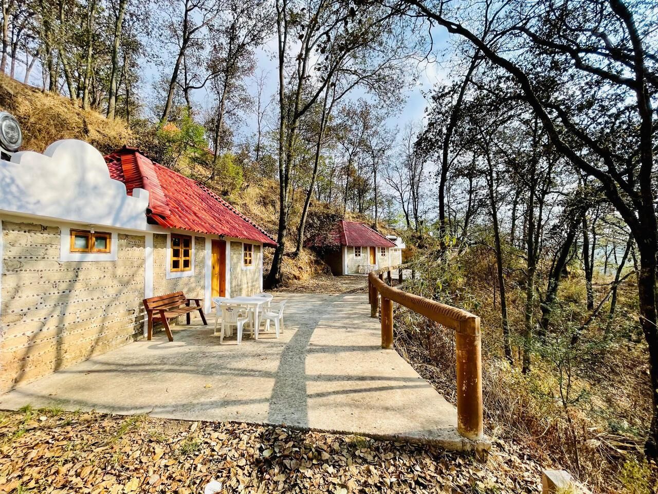 Standard-huone, useita sänkyjä | Ilmainen Wi-Fi, vuodevaatteet