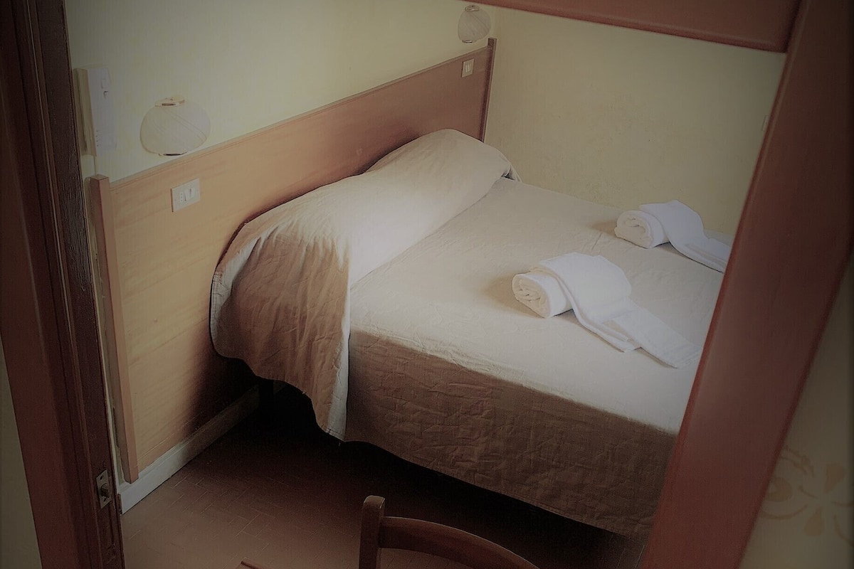 1 slaapkamer, een bureau, gratis wifi, beddengoed