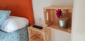 Chambre double, salle de bains commune | Accès au Wi-Fi (inclus), literie fournie