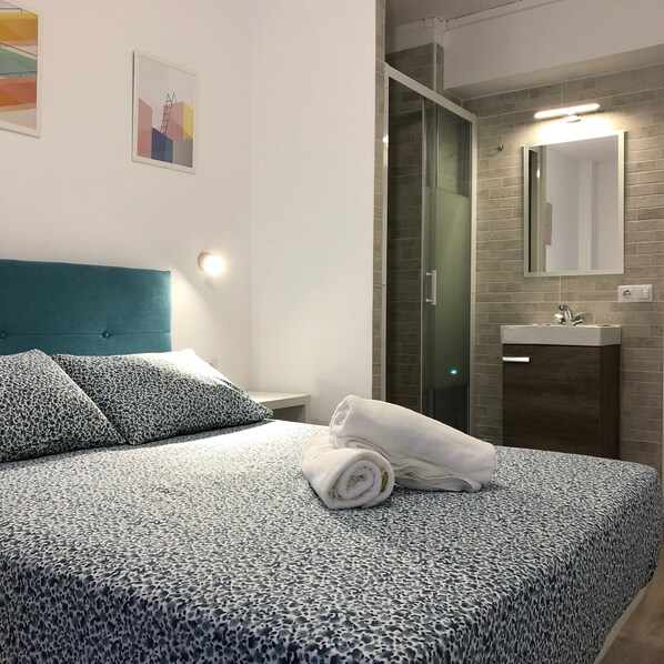 Dobbeltrom, delt bad | Bad | Hårføner, håndklær, såpe og sjampo