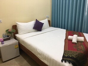 Minibar, desk, free WiFi