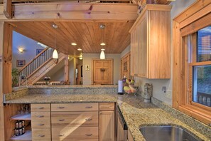 Interior - Spacious Lake Santeetlah Cottage w/ Lake Views! (Lake Santeetlah)