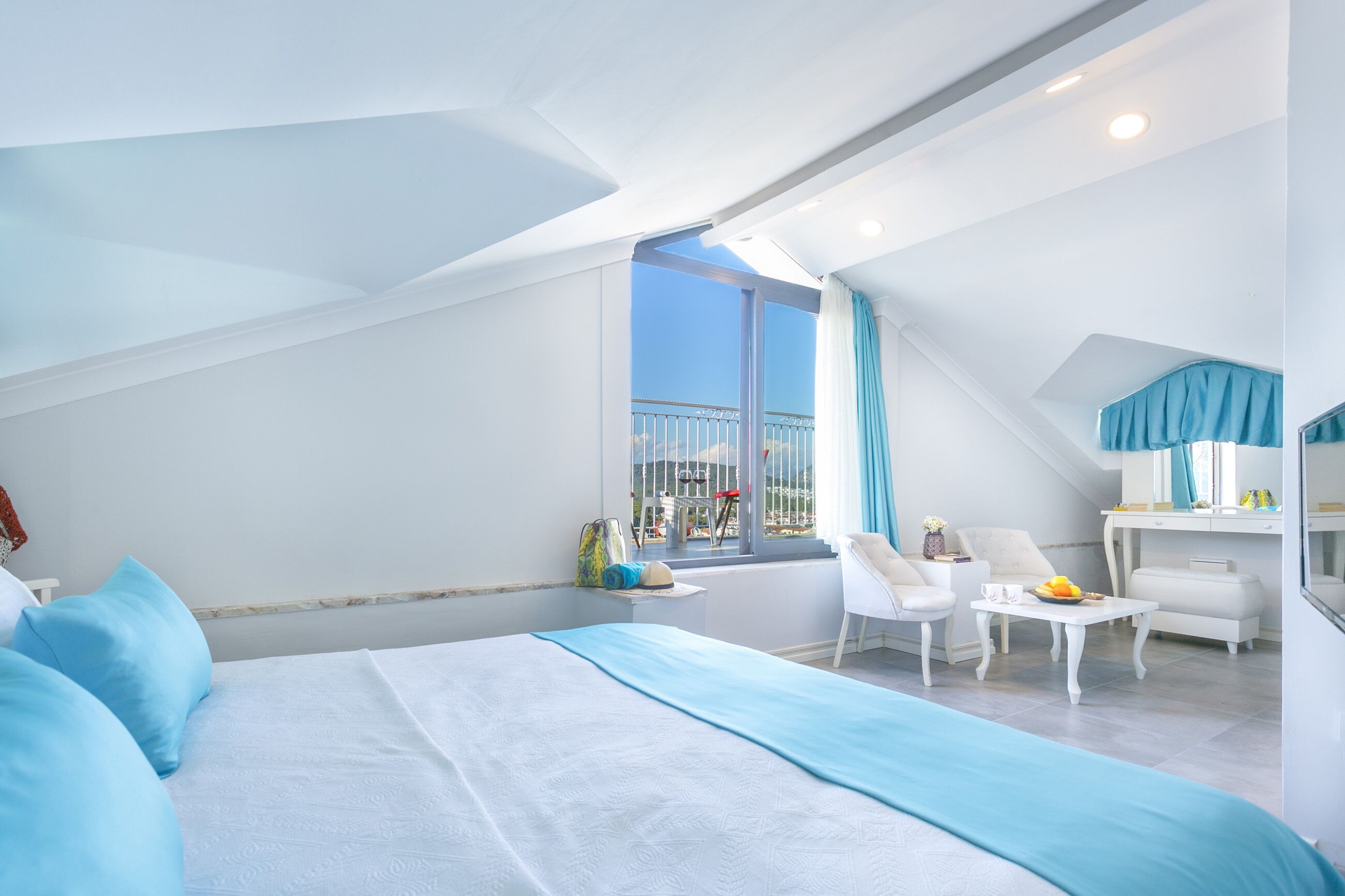 roof room | premium bedding, minibar, in-room safe, laptop workspace