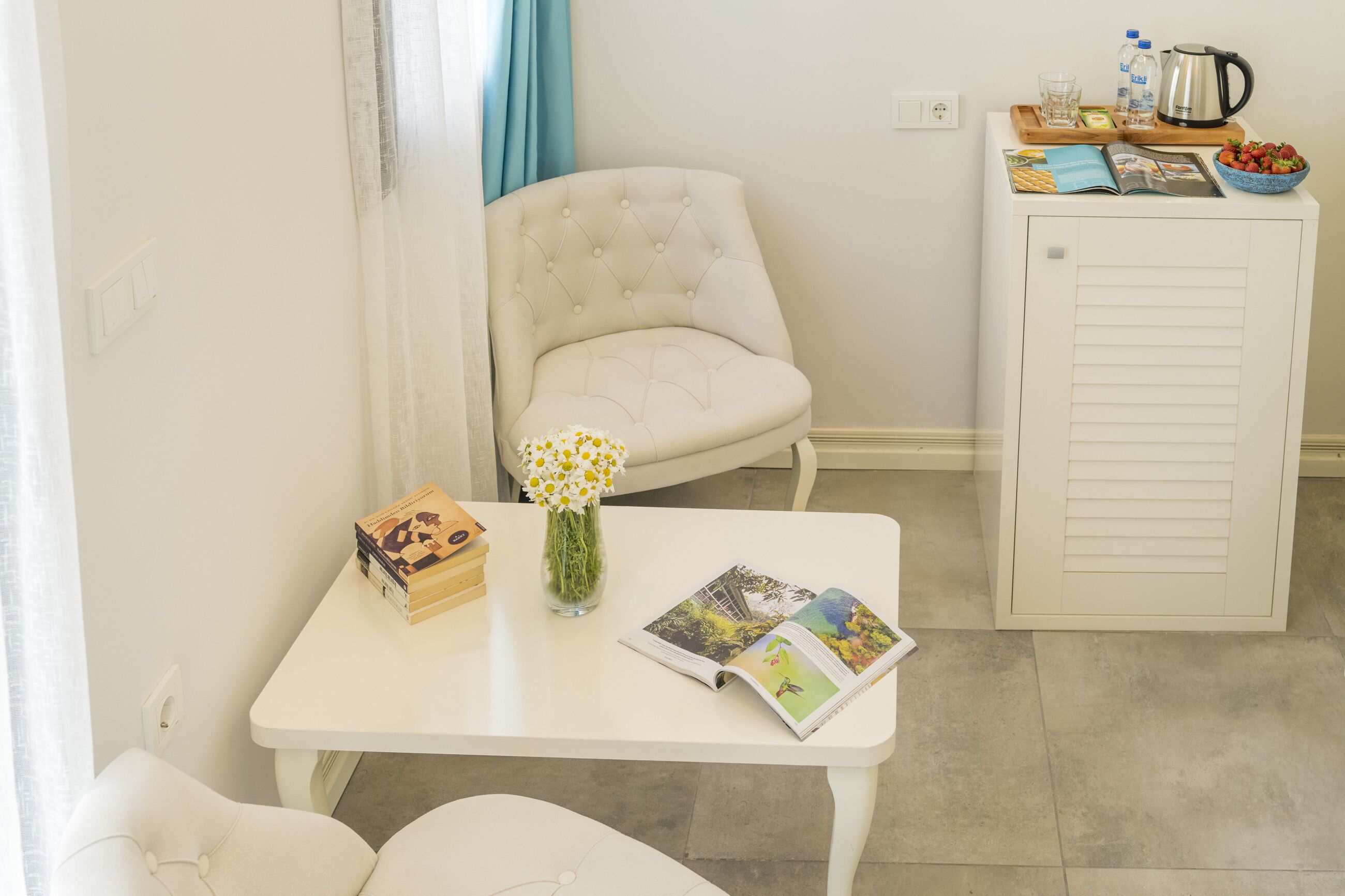 superior room,swimming pool access | premium bedding, minibar, in-room safe, laptop workspace