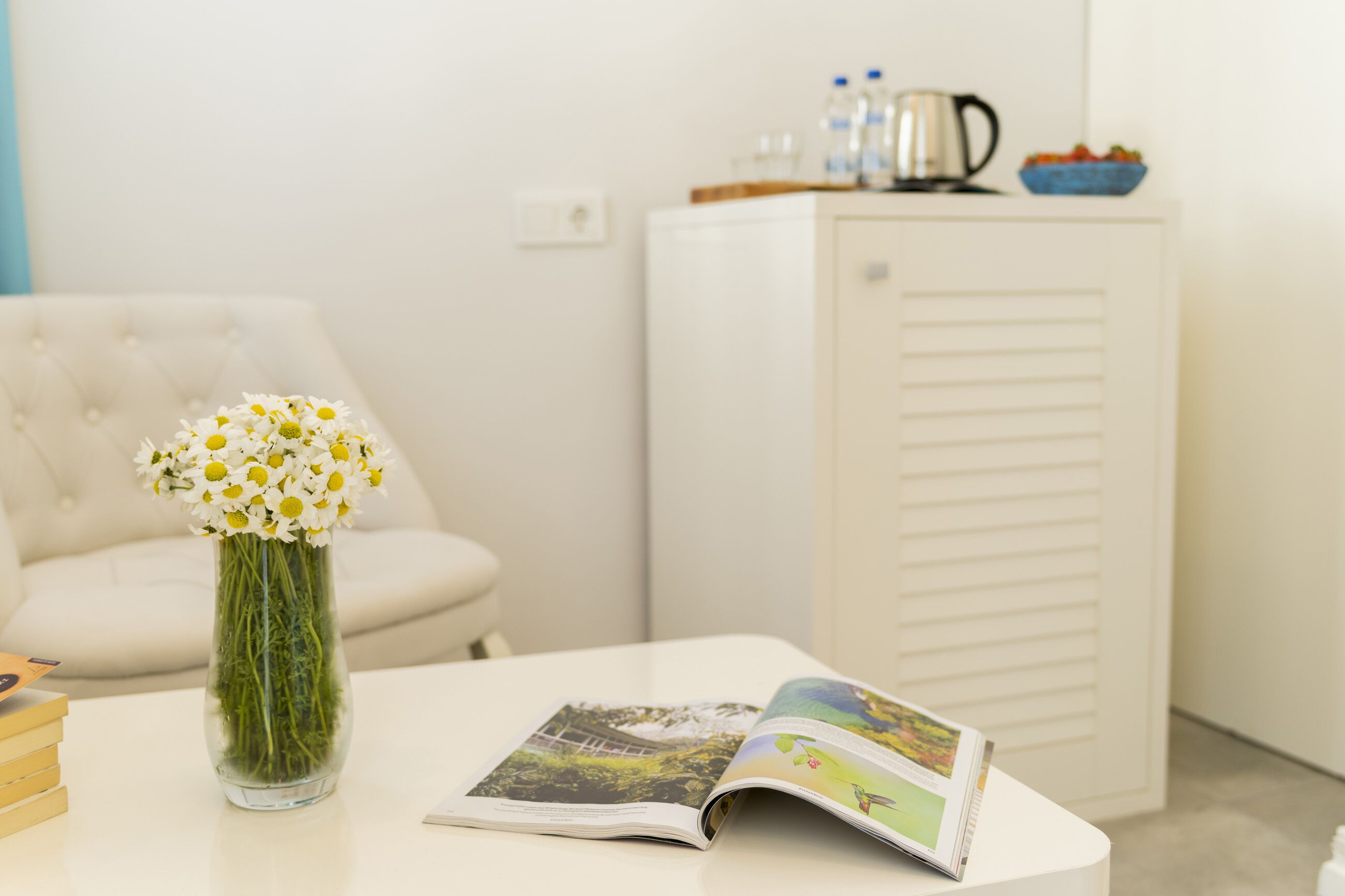 superior room,swimming pool access | premium bedding, minibar, in-room safe, laptop workspace