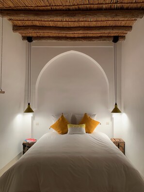 3 bedrooms, Egyptian cotton sheets, premium bedding